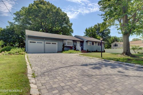 26 Old Manor Rd, Holmdel, NJ, 07733-1453 | Card Image