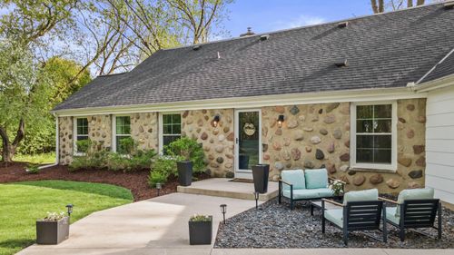 1005 Lone Tree Rd, Elm Grove, WI, 53122-2018 | Card Image