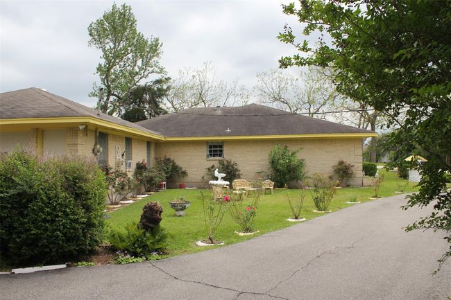 206 Riverside St, House other with 3 bedrooms, 3 bathrooms and 2 parking in Highlands TX | Image 35