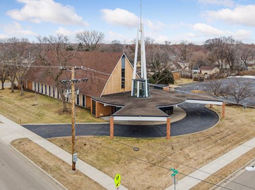 5827 Humboldt Ave N, Brooklyn Center, MN, 55430-2668 | Card Image