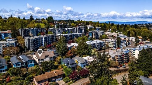 201-3424 25th Ave W, Seattle, WA, 98199-2225 | Card Image