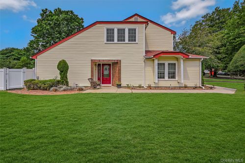 1-17 Cornwallis Ct, Coram, NY, 11727-1650 | Card Image