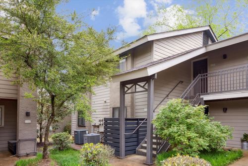 94-1824 Crossflower Cv, Germantown, TN, 38138-3153 | Card Image