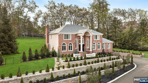 1020 High Mountain Rd, Franklin Lakes, NJ, 07417-1616 | Card Image