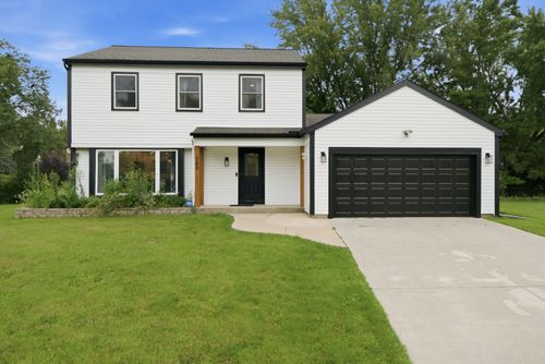 740 Thompson Blvd, Buffalo Grove, IL, 60089-1014 | Card Image