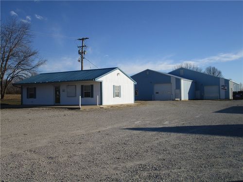 158 S Poplar St, Pana, IL, 62557-1404 | Card Image