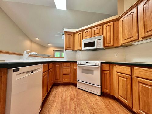 3455 Pinemeadow Ct, Davison, MI, 48423-8421 | Card Image
