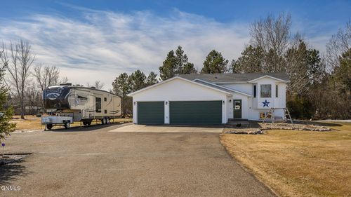 7825 Belmont Ln, Bismarck, ND, 58501-8512 | Card Image