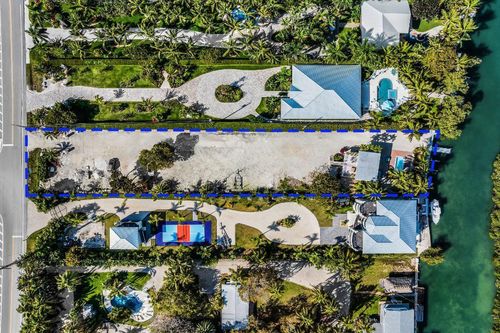 77340 Overseas Hwy, Islamorada, FL, 33036-3900 | Card Image