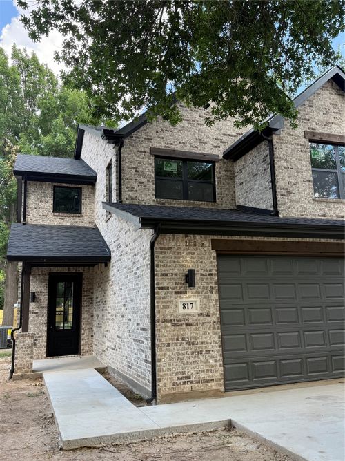 817 Plum St, Graham, TX, 76450-3516 | Card Image