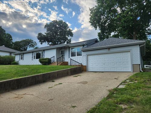 914 Oakleaf Ave, McHenry, IL, 60051-8960 | Card Image