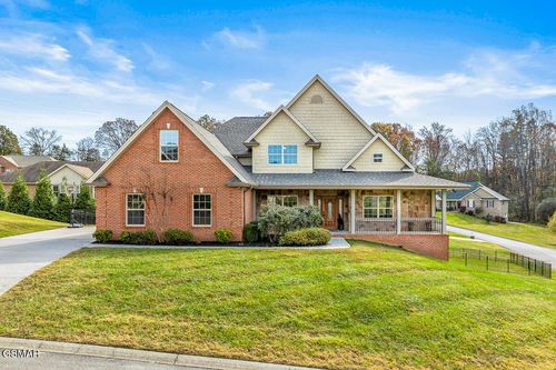 1452 Landmark Blvd, Sevierville, TN, 37862-9114 | Card Image