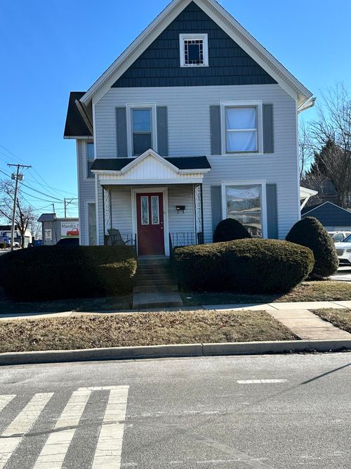 300 S Court St, Crown Point, IN, 46307-3985 | Card Image