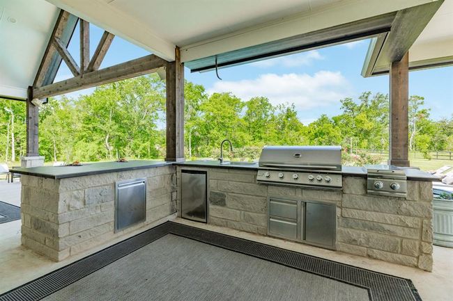 337 Thousand Oaks Dr, House other with 4 bedrooms, 3 bathrooms and 3 parking in Angleton TX | Image 22