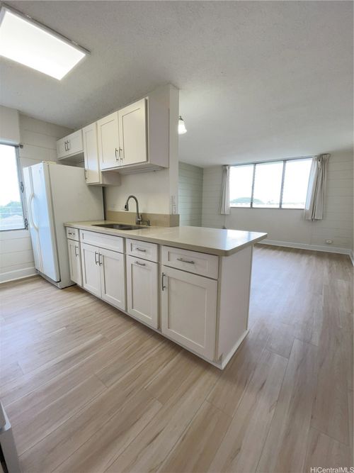 apt-313-633 Nalanui St, Honolulu, HI, 96817-3055 | Card Image