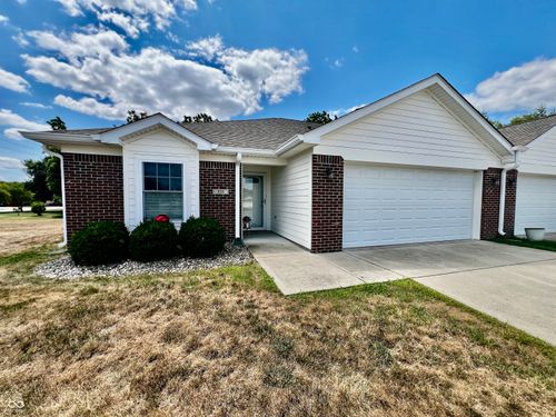 1713 Senior Ct, Shelbyville, IN, 46176-8561 | Card Image