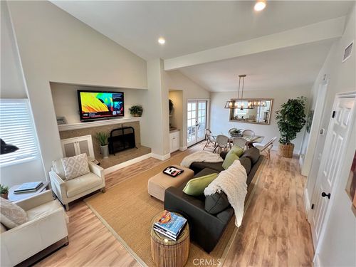611 Orchid Ave, Corona del Mar, CA, 92625-2461 | Card Image