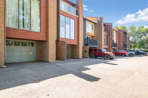 91 3 St Se, Medicine Hat, AB, T1A0G3 | Card Image