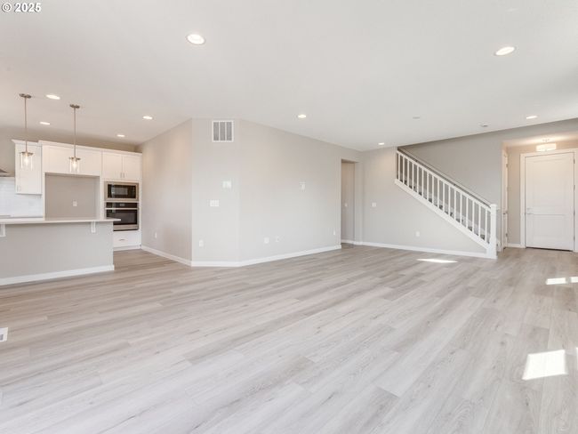 2111 Ne Ridge Run Ln, House other with 5 bedrooms, 4 bathrooms and 3 parking in Estacada OR | Image 6