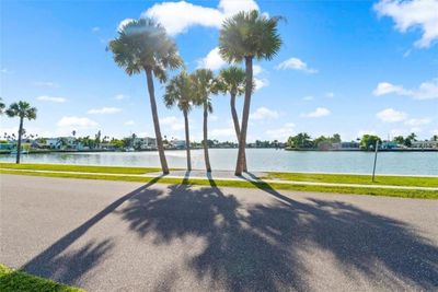 307 161st Avenue, House other with 4 bedrooms, 3 bathrooms and null parking in Redington Beach FL | Image 2