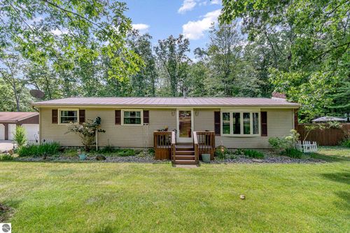 4141 Mockingbird Cir, Farwell, MI, 48622-9663 | Card Image