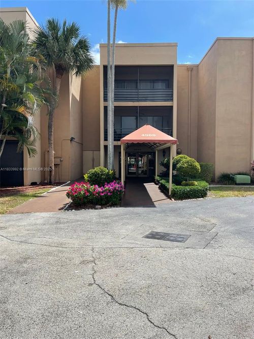 apt-32-4000 N Hills Dr, Hollywood, FL, 33021-2443 | Card Image