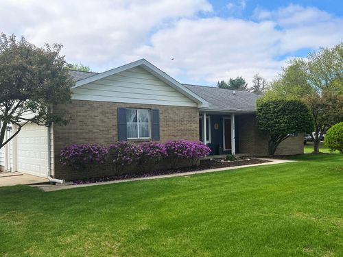 208 Valley Ln, Perry, MI, 48872-9711 | Card Image