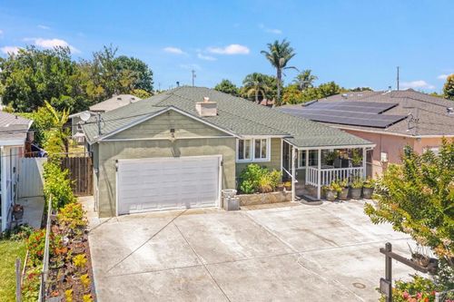 123 Gardenia Way, East Palo Alto, CA, 94303-2605 | Card Image