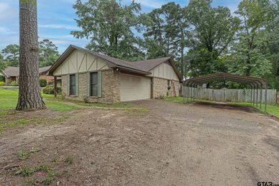 3814 Pine Manor, House other with 3 bedrooms, 2 bathrooms and null parking in Tyler TX | Image 2