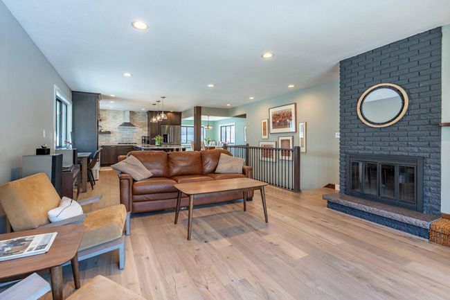 family room | Image 22