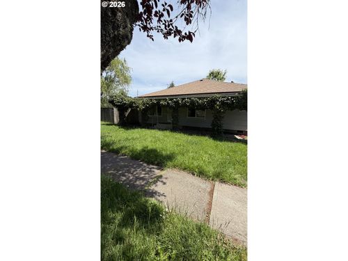 1106 S River St, Newberg, OR, 97132 | Card Image