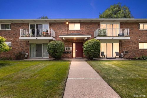 15048 Fairfield St, Livonia, MI, 48154-3063 | Card Image