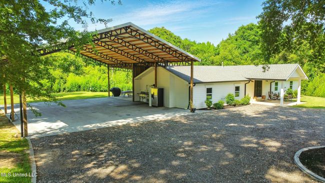 2_front left with garage | Image 26