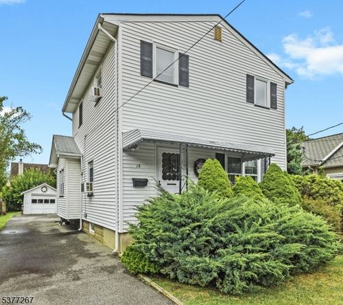 15 4th St, Pequannock, NJ, 07440-1508 | Card Image