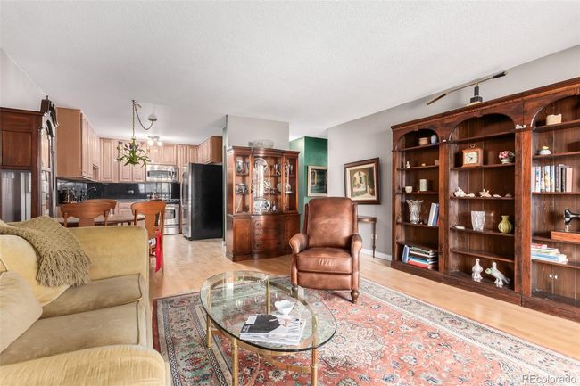 APT-11B - 635 S Alton Way, Condo with 2 bedrooms, 1 bathrooms and 1 parking in Denver CO | Image 4