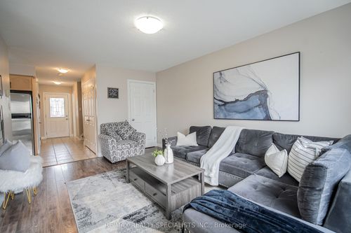21 Henderson Dr, Guelph, ON, N1E0A1 | Card Image