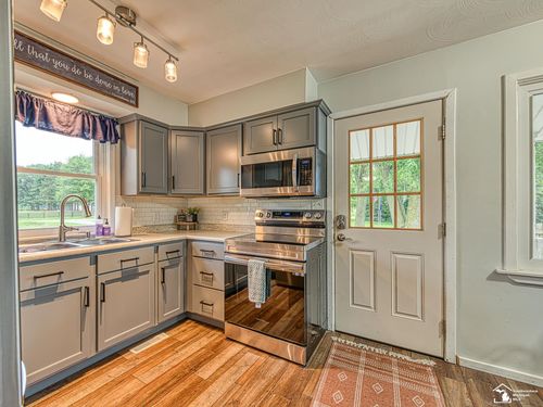 7325 Jackman Rd, Ida, MI, 48140-9519 | Card Image