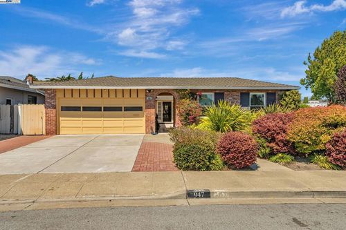 947 Crane Ave, Foster City, CA, 94404 | Card Image