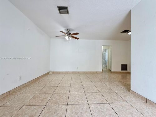apt-3-206 Se 9th Ct, Hallandale Beach, FL, 33009-7166 | Card Image