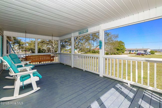302 Bayview Dr, House other with 3 bedrooms, 2 bathrooms and 1 parking in Harkers Island NC | Image 7