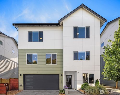 2768 Sw Holden St, Seattle, WA, 98126-5105 | Card Image