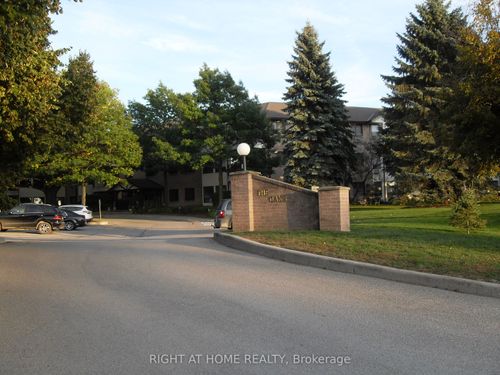 305-111 Grew Blvd, Jacksons Point, ON, L0E1L0 | Card Image