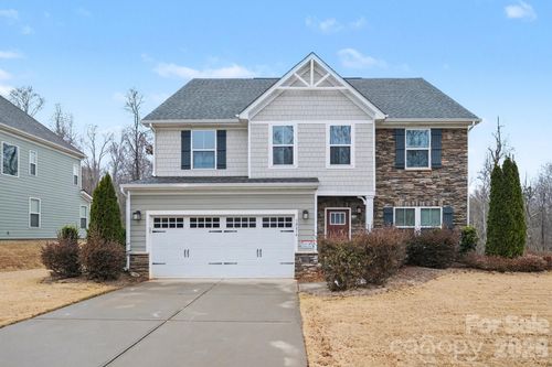 10474 Black Locust Ln, Charlotte, NC, 28215-1102 | Card Image