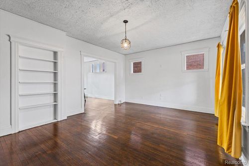 3327 Virginia Park St, Detroit, MI, 48206-3727 | Card Image