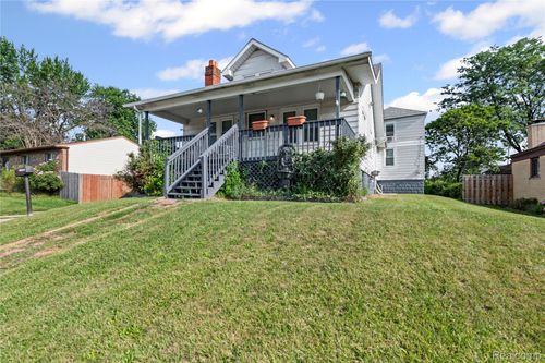 18635 Meier St, Roseville, MI, 48066-4871 | Card Image