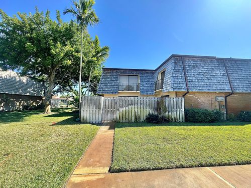 208 Lake Arbor Dr, Palm Springs, FL, 33461-2106 | Card Image