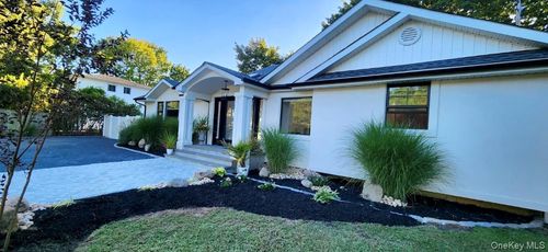 566 Locust Ave, Oakdale, NY, 11769-1612 | Card Image