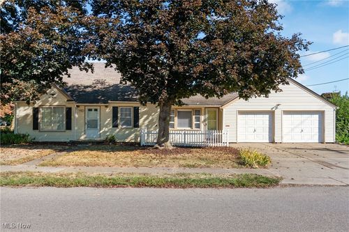 300 Valleyview Ave Nw, Canton, OH, 44708-5445 | Card Image