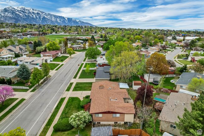 Aerial view featuring a mountain view and a residential view | Image 39