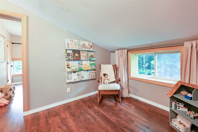 Upstairs play/library/bonus room | Image 32
